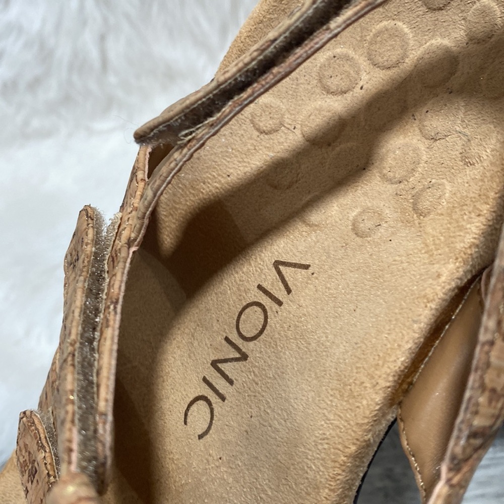 Vionic Amber Adjustable Sandal Size 7 - image 5